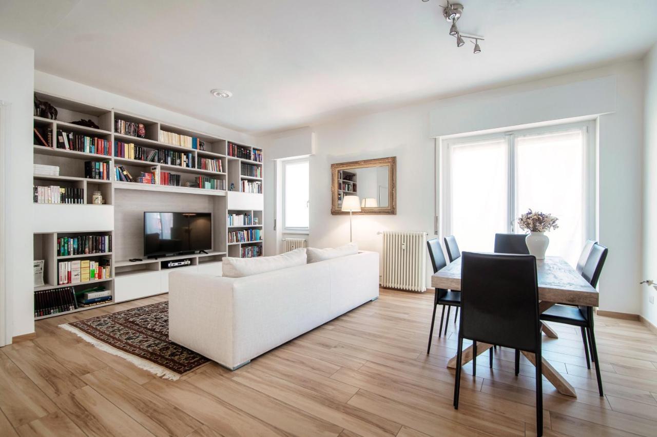 Piazza Roma - The House Of Travelers Appartement Como Buitenkant foto