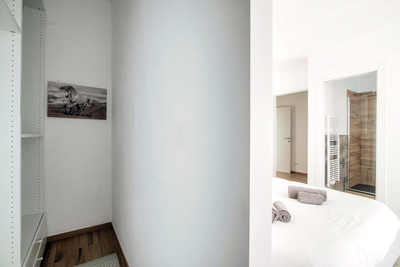 Piazza Roma - The House Of Travelers Appartement Como Buitenkant foto