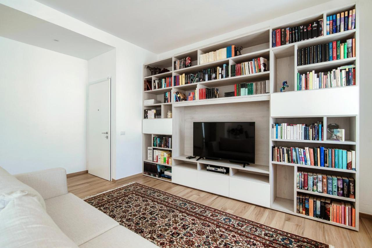 Piazza Roma - The House Of Travelers Appartement Como Buitenkant foto